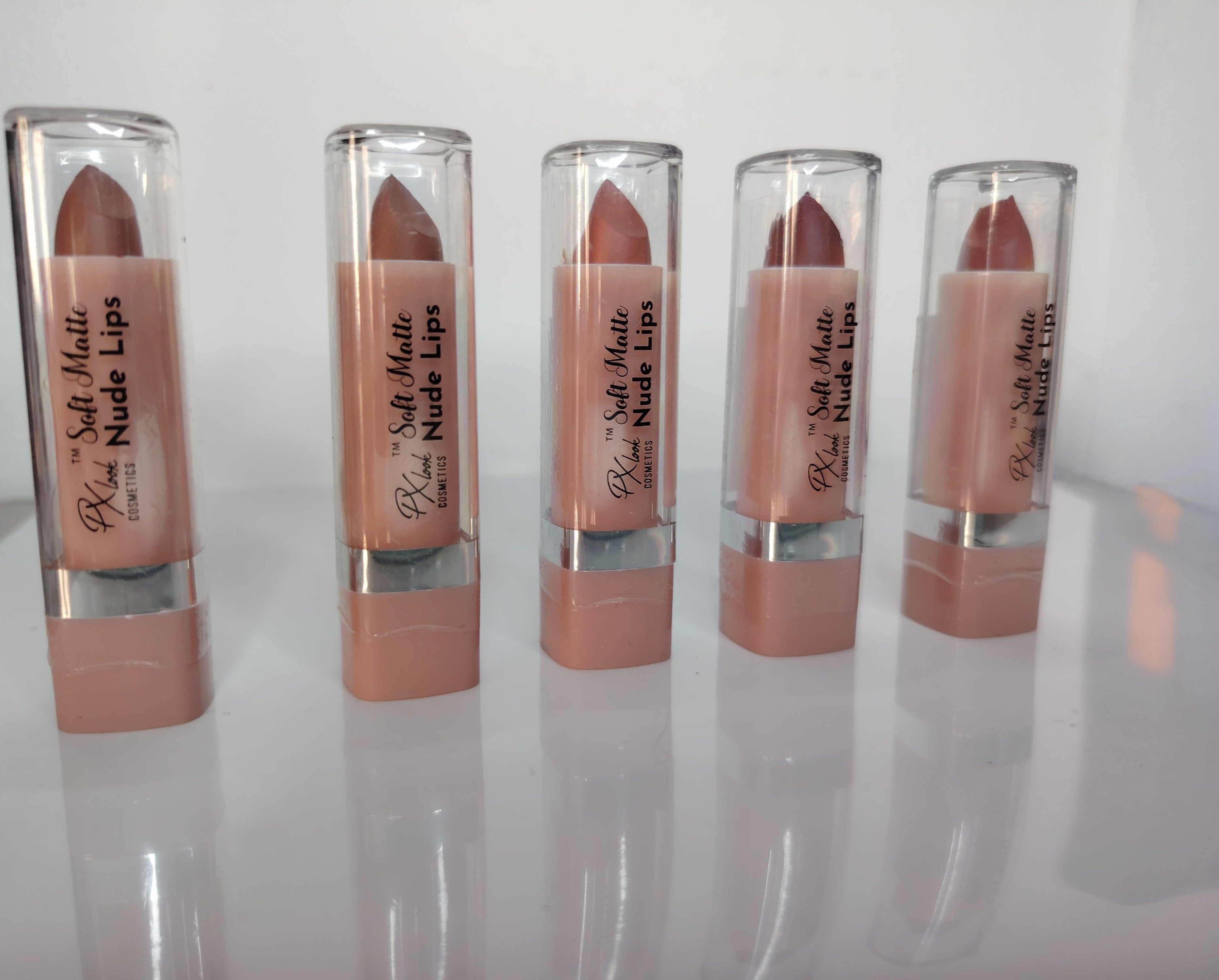 💄 Rouge à Lèvres Nude – Finition Parfaite & Confort Absolu