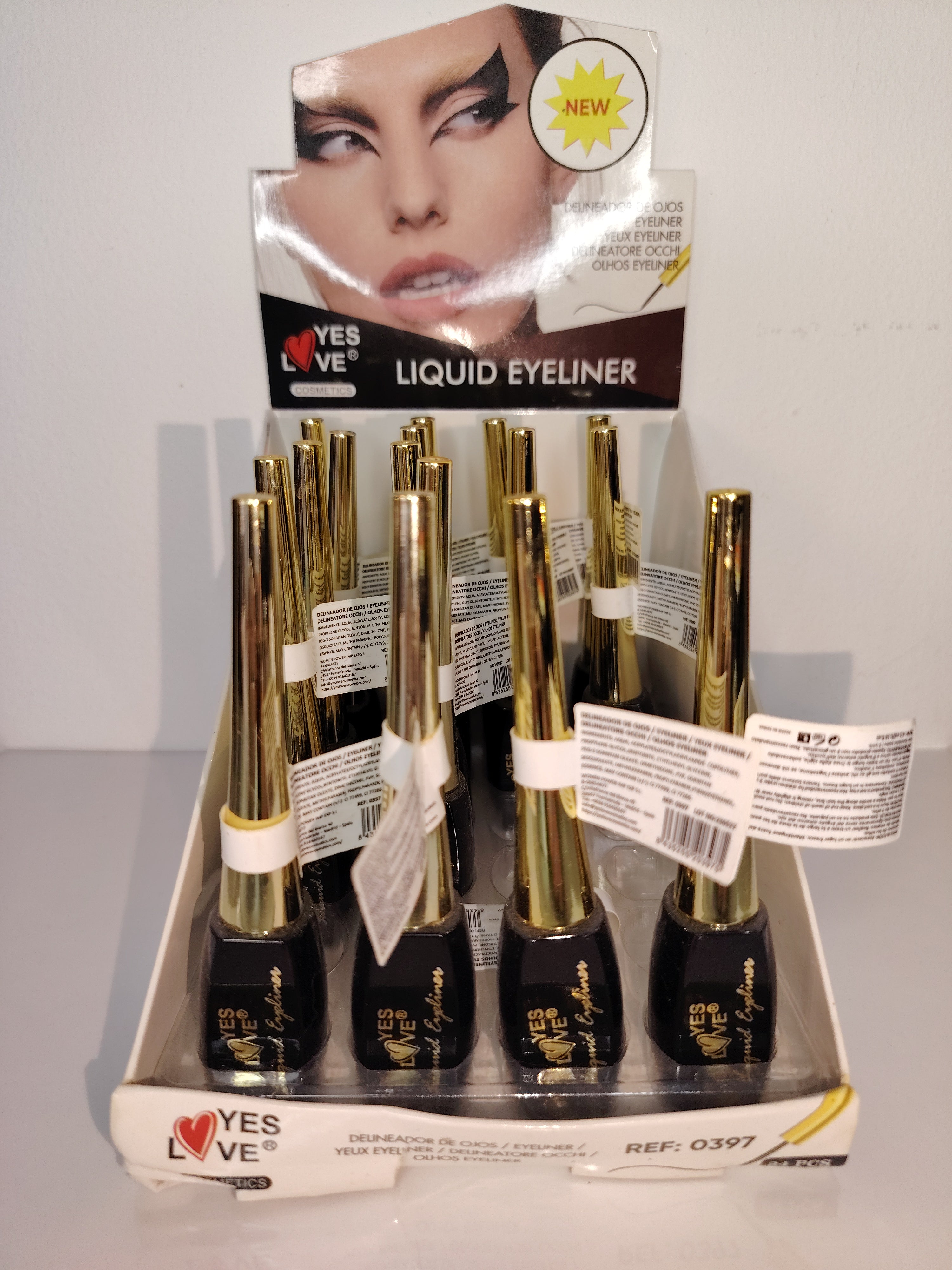 🖤 Eyeliner Liquide – Pointe Ultra-Fine & Noir Intense