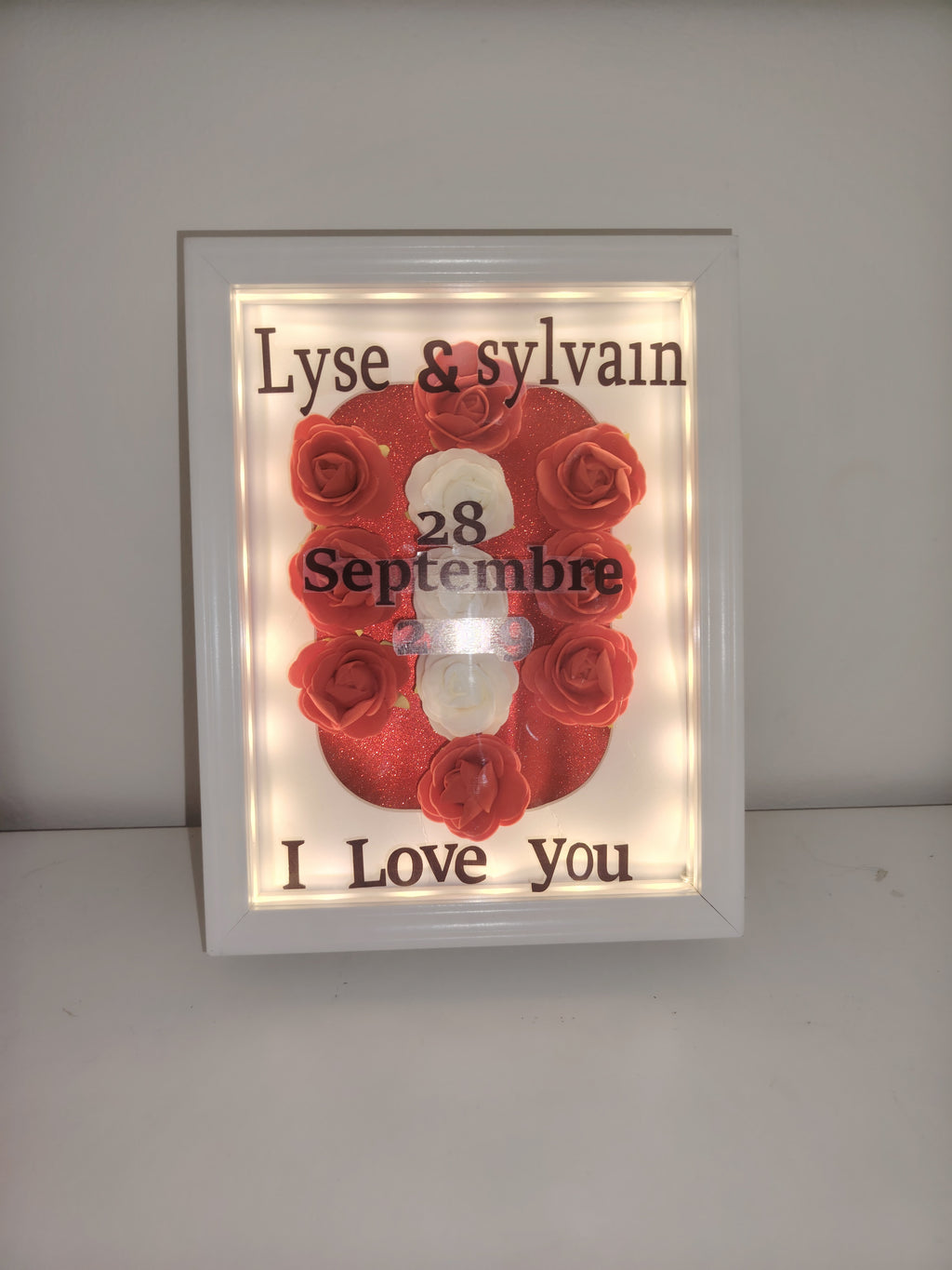 🖼️ Cadre lumineux personnalisé – Roses & Message d’amour