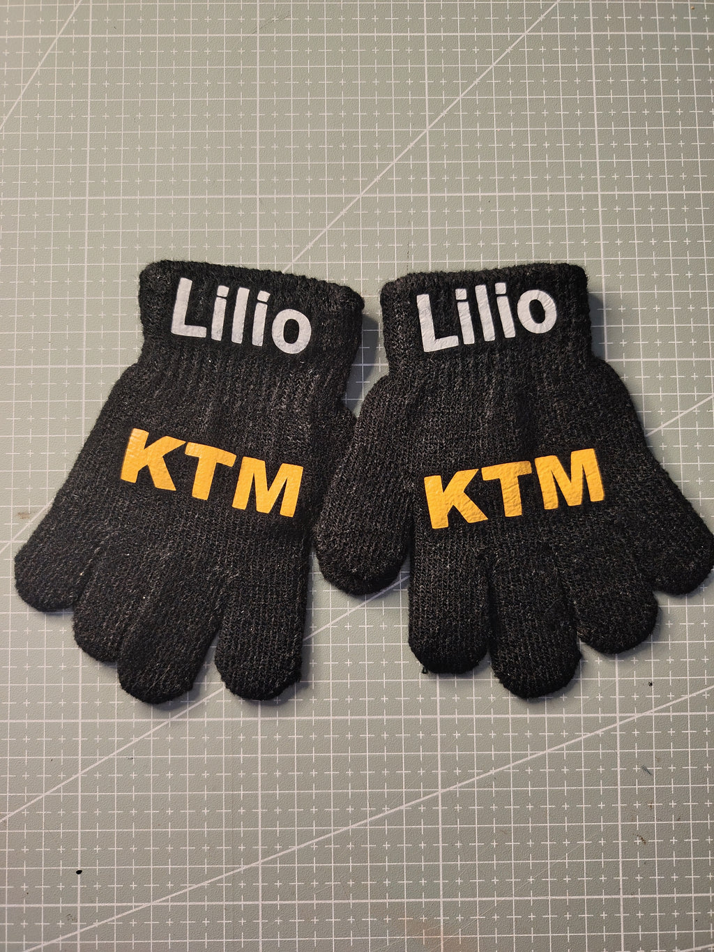 Gants Enfant & Adulte – Personnalisation qui déchire !